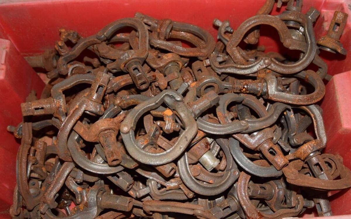 (NEW - Lot of 109) ANVIL 0500011549 Adj. Split Swivel Ring 1-1/4" Pipe 3/8" Rod