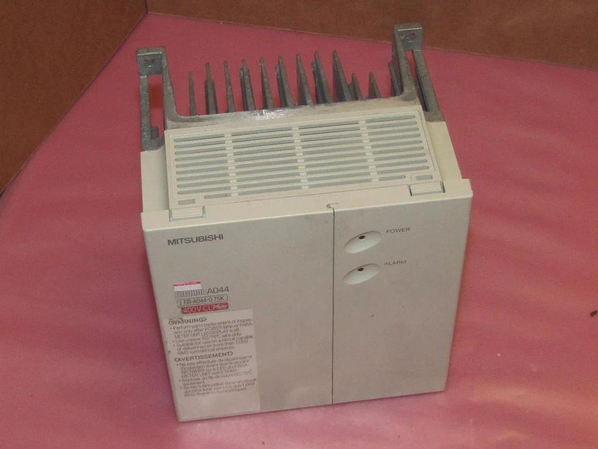 Used Mitsubishi Drive FR-A044-0.75K-TF 1HP 1 hp FREQROL A044  FR-A044-075K   FR-A044