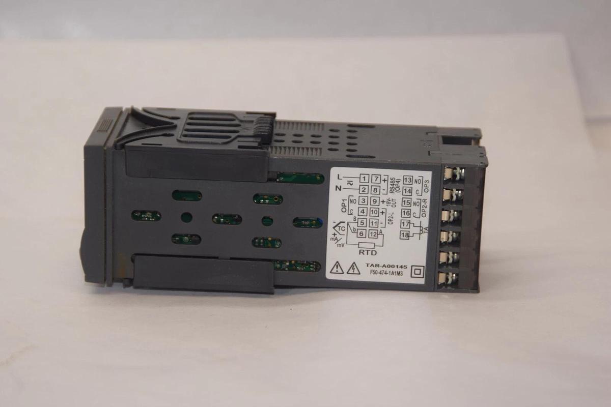 Used ASCON TECHNOLOGIC M3-3100-0000/001 100-240V 50/60Hz 3W Temperature Controller
