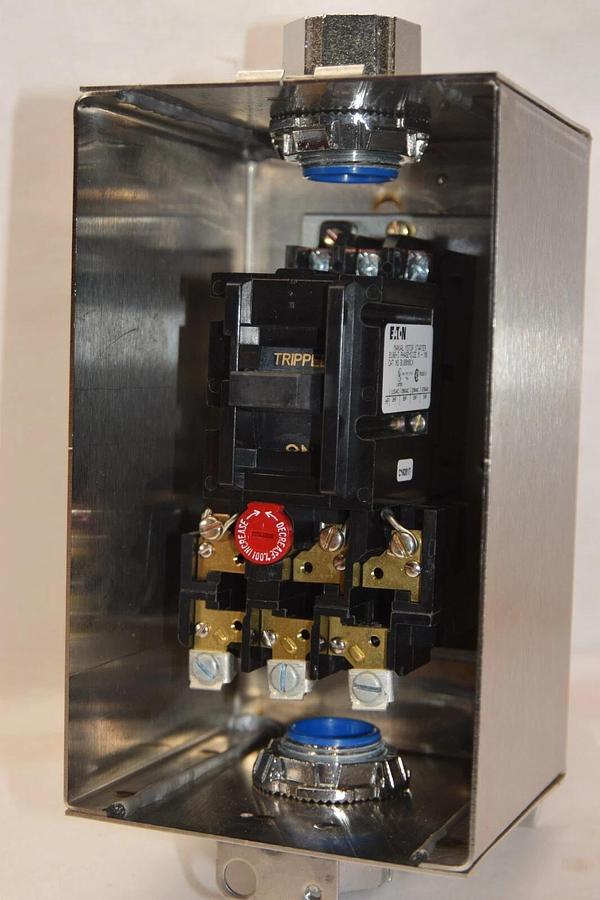 EATON B100W0C 2606D83G01 Size 0 3Ph Nema 4 Stainless Steel SS Manual Starter NEW