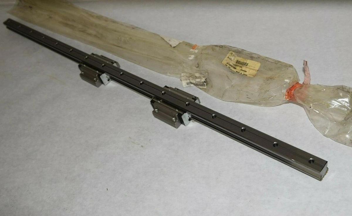 (NEW) THK HSR25A2ZZ+940L G=20 940mm Length 23mm Bar Width Linear Guide