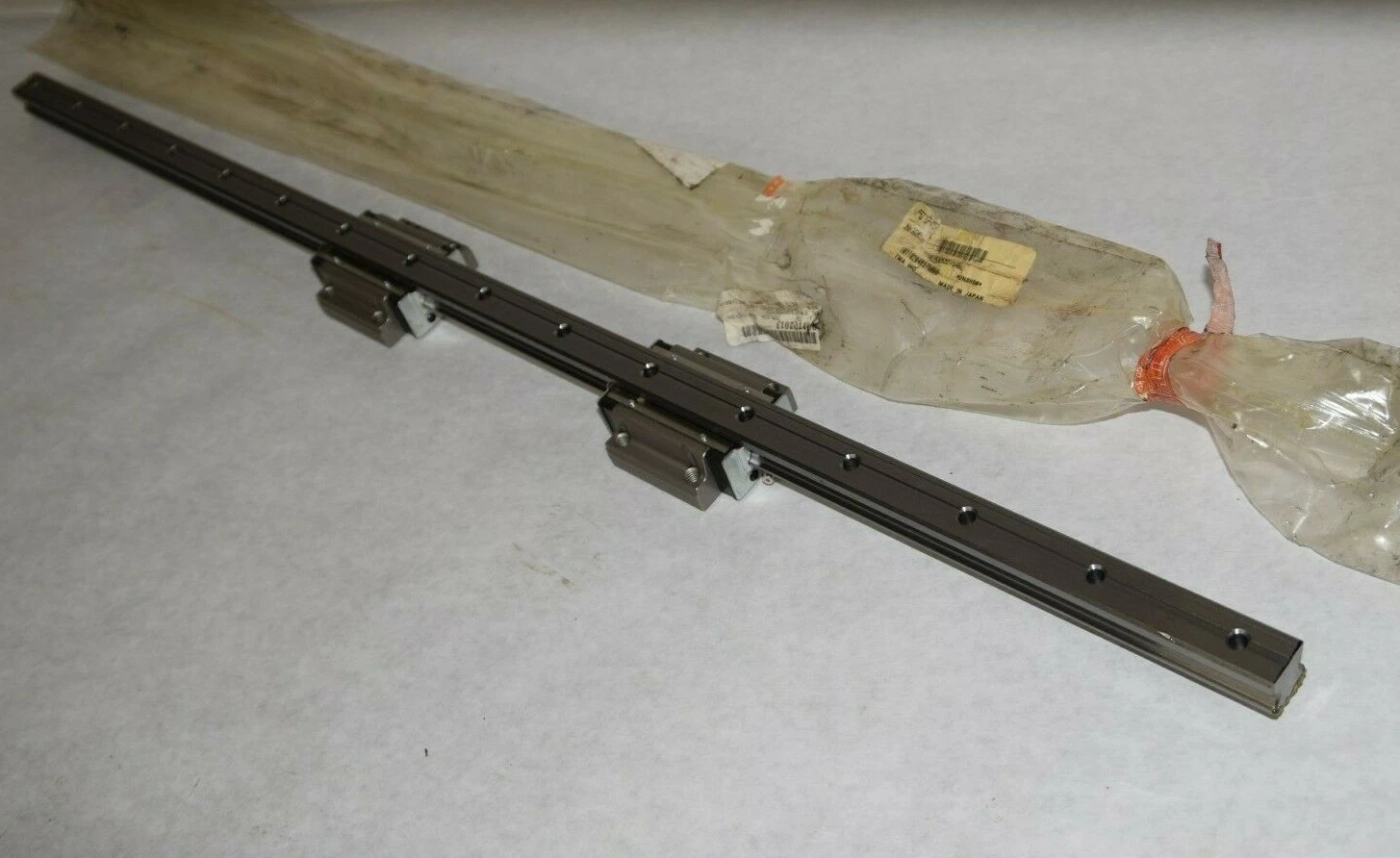 (NEW) THK HSR25A2ZZ+940L G=20 940mm Length 23mm Bar Width Linear Guide