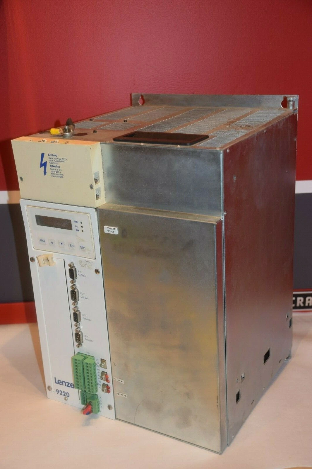 Used LENZE Drive 9220 TYPE 33.9227_E 00357366 33.9227 E 357366 4/7142/06020