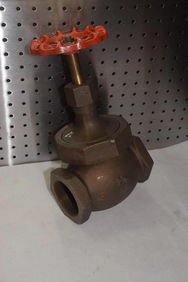 MILWAUKEE 150 S.W.P. 300 W.O.G. 2-1/2" GATE VALVE NEW