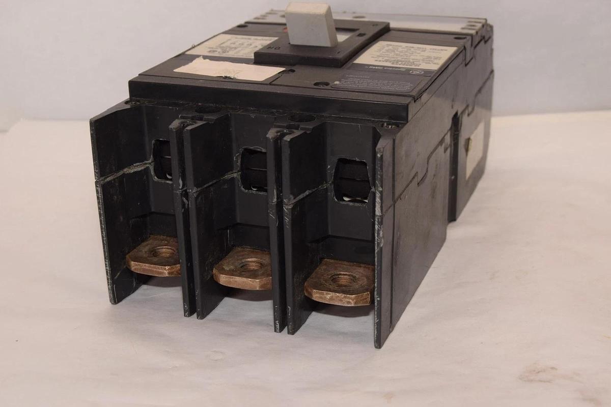 Used GE Spectra RMS Hi-Break Breaker 150A 150 Amp 600v 3p SGHH36BB0150 NO plug