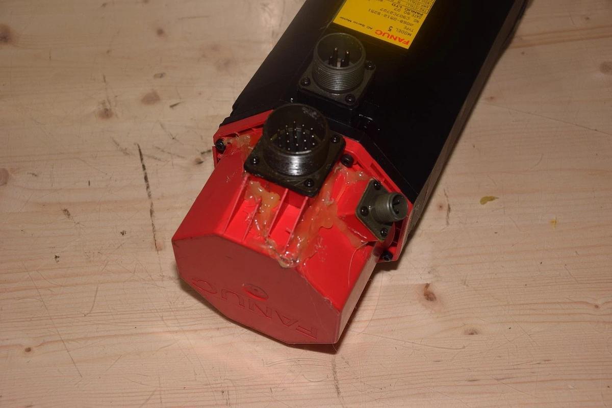 Used FANUC ROBOTICS AC SERVO MOTOR, Model 5, A06B-0512-B251, Coder A860-0320-T111