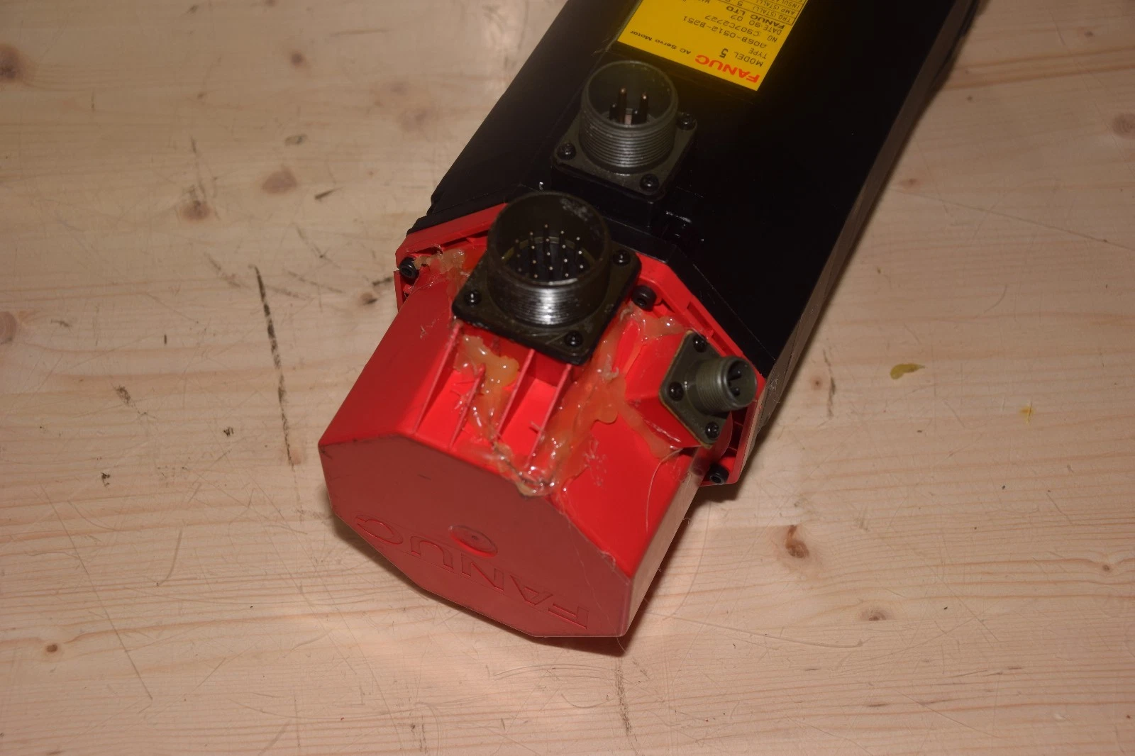 Used FANUC ROBOTICS AC SERVO MOTOR, Model 5, A06B-0512-B251, Coder A860-0320-T111