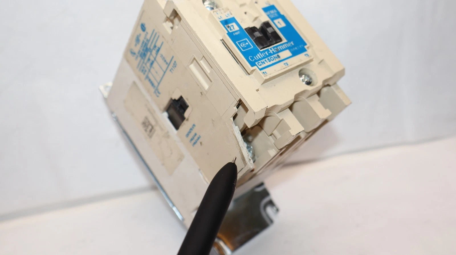 Cutler-Hammer Eaton Contactor CN15DN3 Size Sz 1 600V 27A 120v coil 3P CN15DN3AB