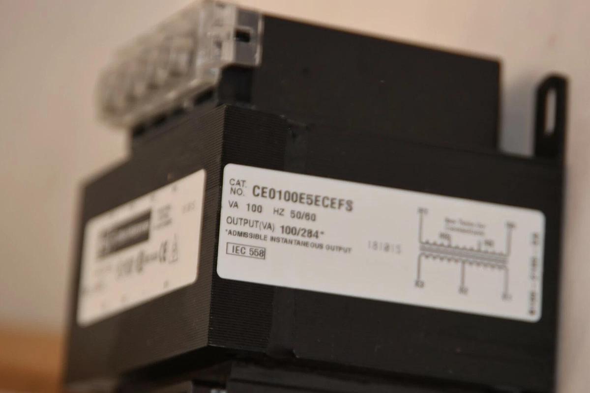 CUTLER HAMMER Transformer CE0100E5ECEFS 100Va Pri: 208/230/460 Sec: 24/115v NEW
