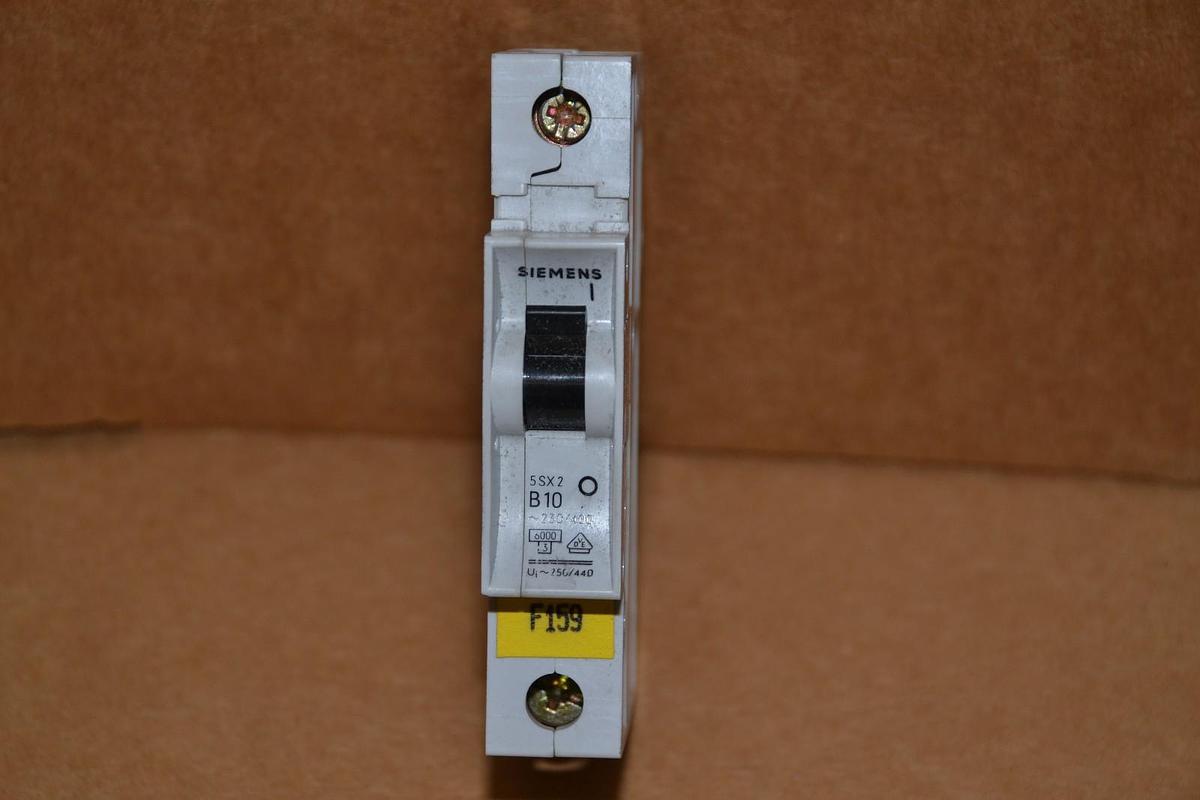Used SIEMENS 5SX2 B10 10A 1POLE CIRCUIT BREAKER