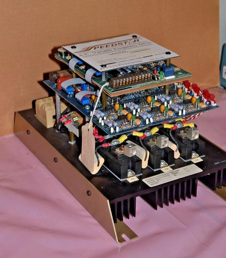 Used PEEDSTAR VARIABLE FREQUENCY DRIVE 34C010V480E162 2 A 480 V 1 HP 3 PH