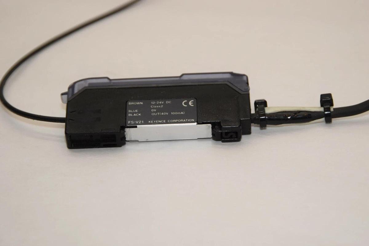 Used KEYENCE CORPORATION FS-V21 FSV21 12-24Vdc Fiber Optic Sensor Amplifier