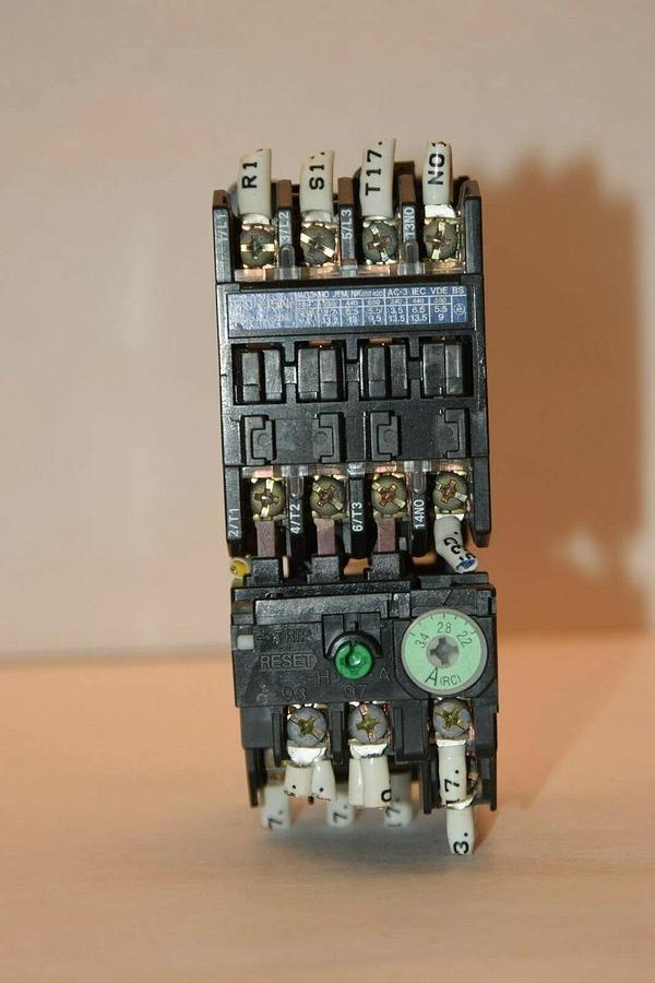 Used MATSUSHITA FC-15N STARTER WITH FT-15N RELAY 2.2A-3.4A 100-110V AC 50/60Hz COIL