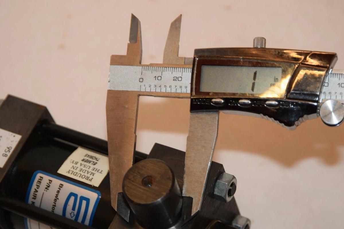 (NEW) SCHNEIDER SHA-2x1.5 2" Bore 1.5" Stroke Pneumatic Air Cylinder