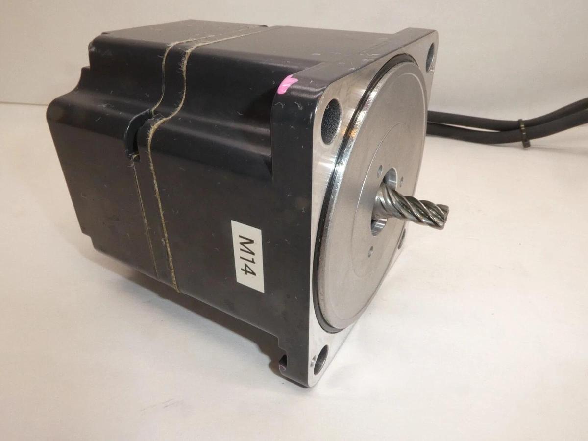 Used Oriental Motor Vexta Brushless DC Servo Motor BXM5120M-GFH2 120w 3000r/min