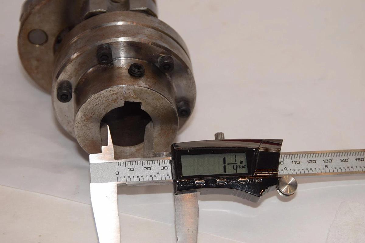 Used SCHMIDT L436C GC 1-11/16" x 1-1/8" Zero-Max Inline Coupling