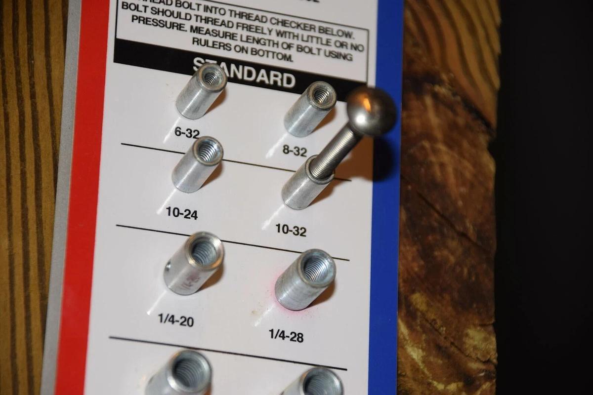 (Lot of 100) Alliance Fastener STAINLESS STEEL 10-32 1-1/2" CARRIAGE BOLT SS