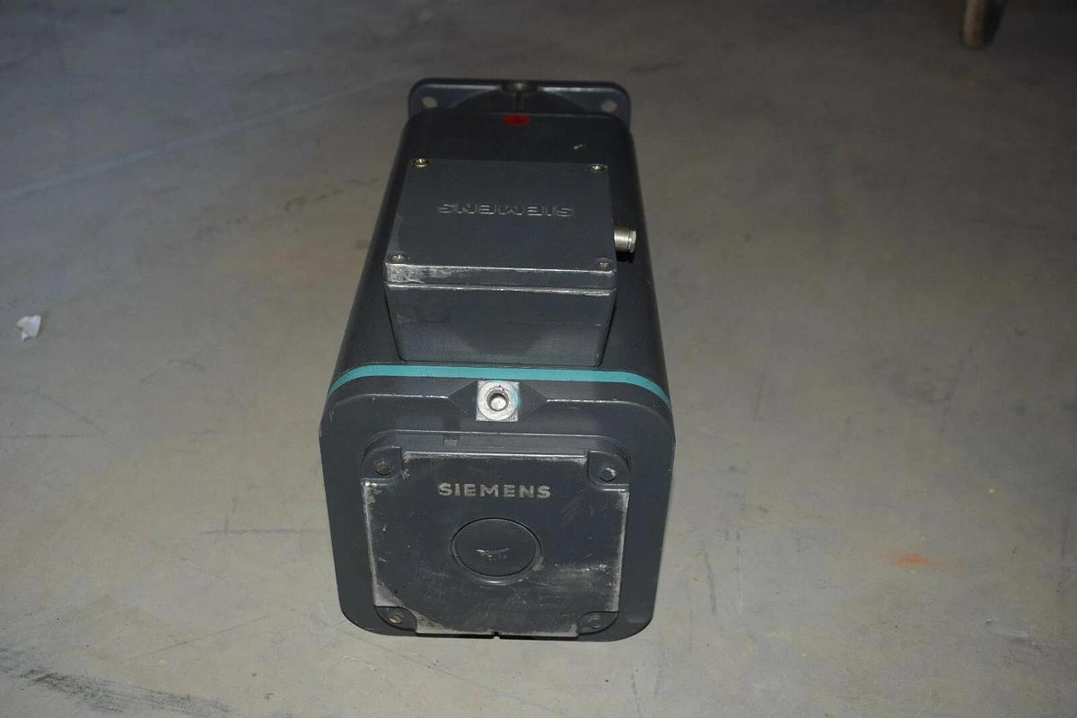 Used SIEMENS Permanent Magnet Motor 1FT5106-0AA01-2-Z  1FT51060AA012Z