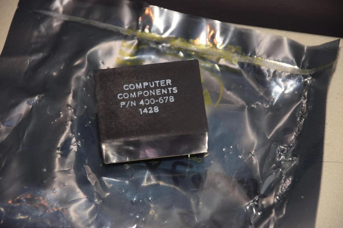 COMPUTER COMPONENTS 400-678 RELAY CROSS NEW