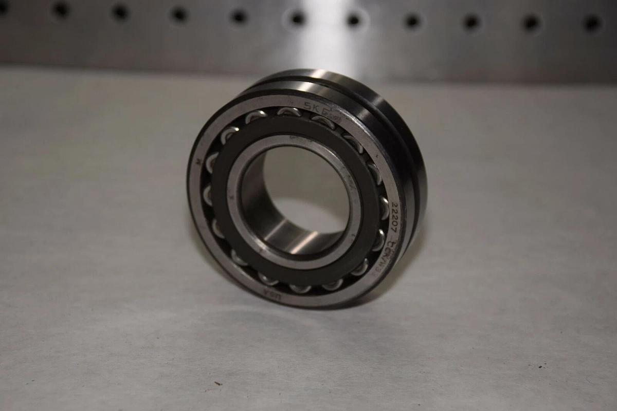 SKF 22207-CCK/W331 22207CCK/W33 SPHERICAL SELF-ALIGNING BALL BEARING NEW