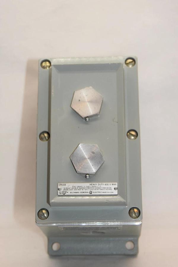 (NEW) GE GENERAL ELECTRIC CR103J2A 600v Max 2 Unit Station Heavy Duty Enclosure