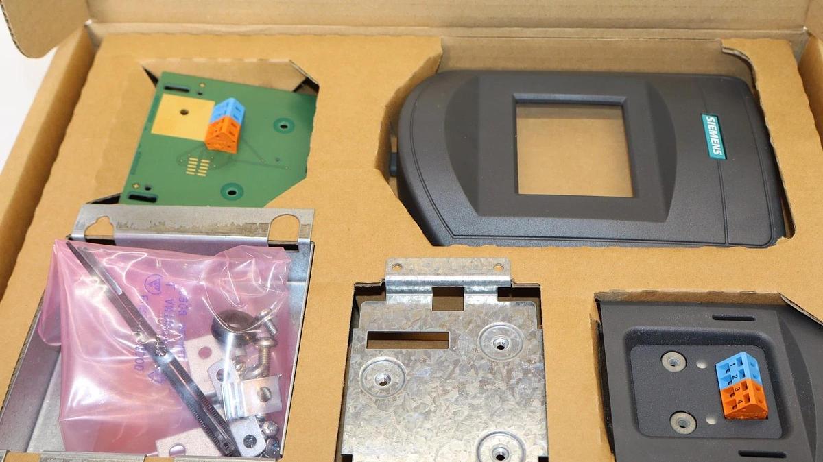 Siemens 6SE6400-0PM00-0AA0 Micromaster 4 BOP/AOP Single Door Mounting Kit (New)