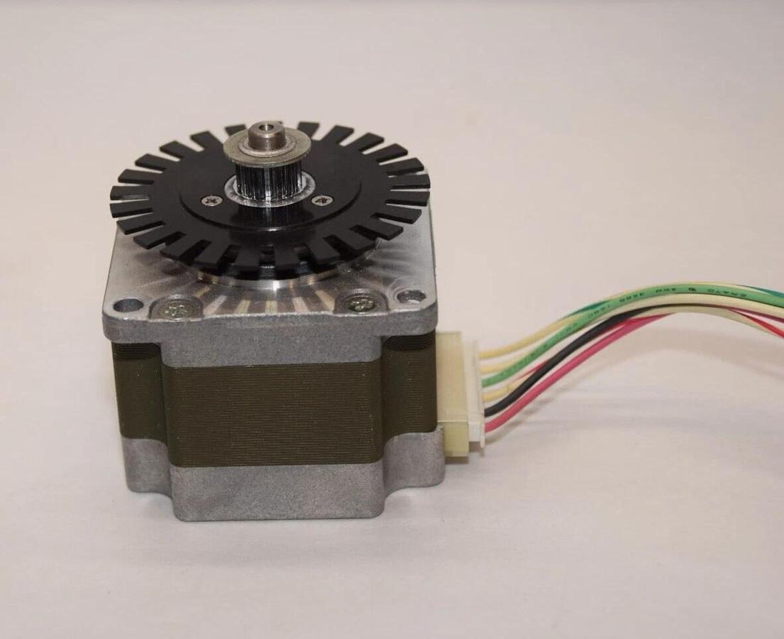 Used Nidec Japan Servo Stepping Stepper Motor KH56JM2-802 KH56JM2802 KH56JM2 2.5v 1.8