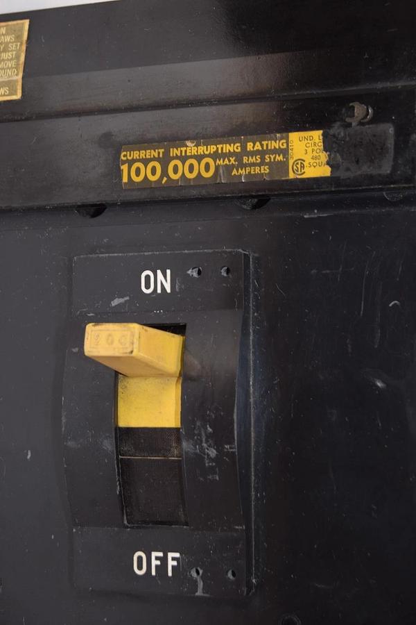 Used Square D 200A Circuit Breaker IL34200  3p 200 Amp 3 Pole