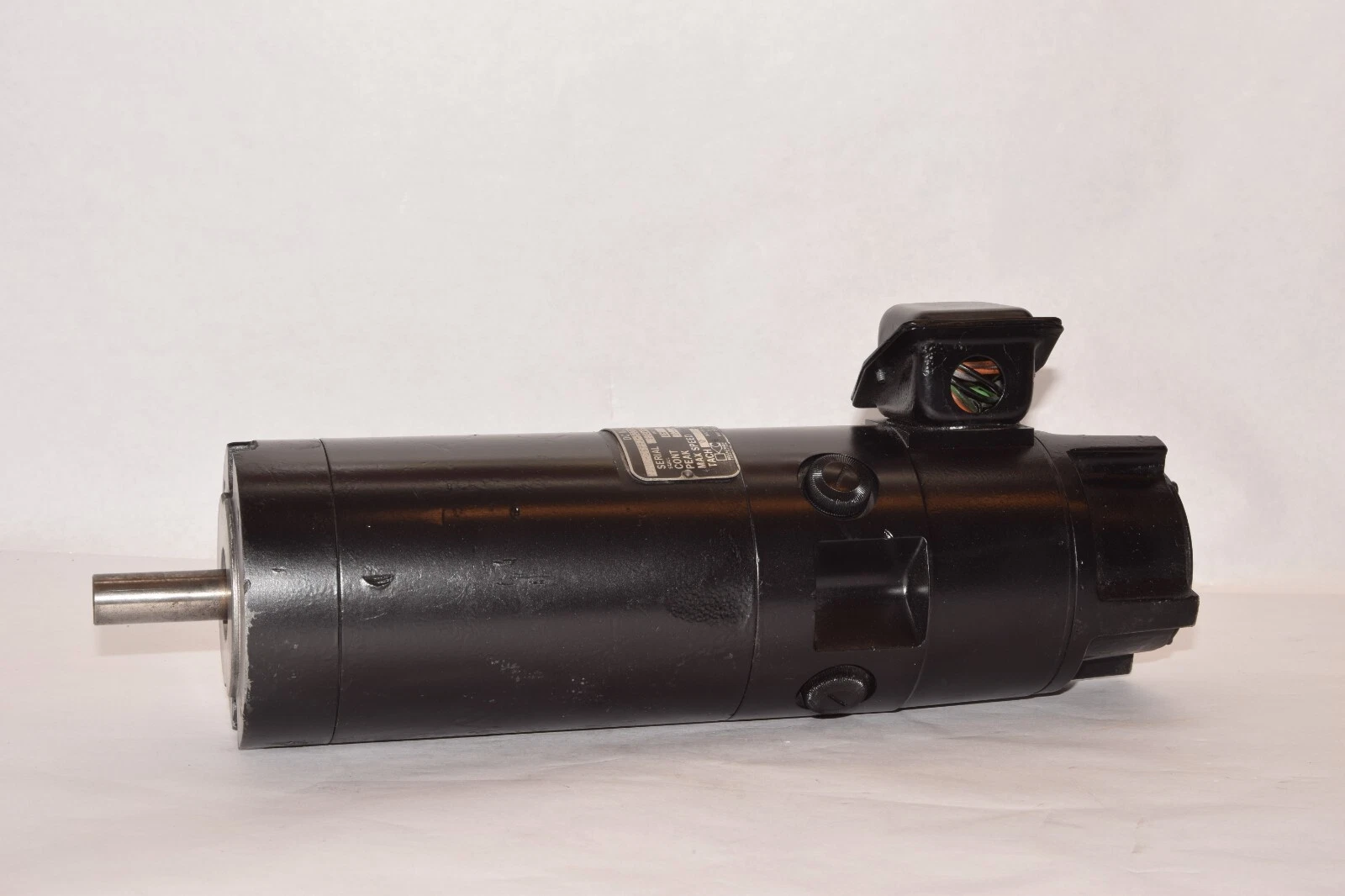 (NEW) KOLLMORGEN CORP. TME-29360-3007-D-15 3200rpm DC Servo Motor