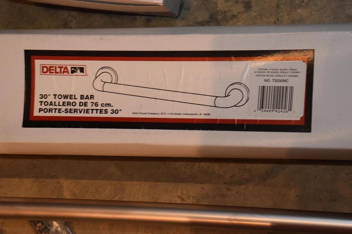 DELTA 73030NC CHROME & NICKEL FINISH 30" TOWEL BAR NEW Bathroom