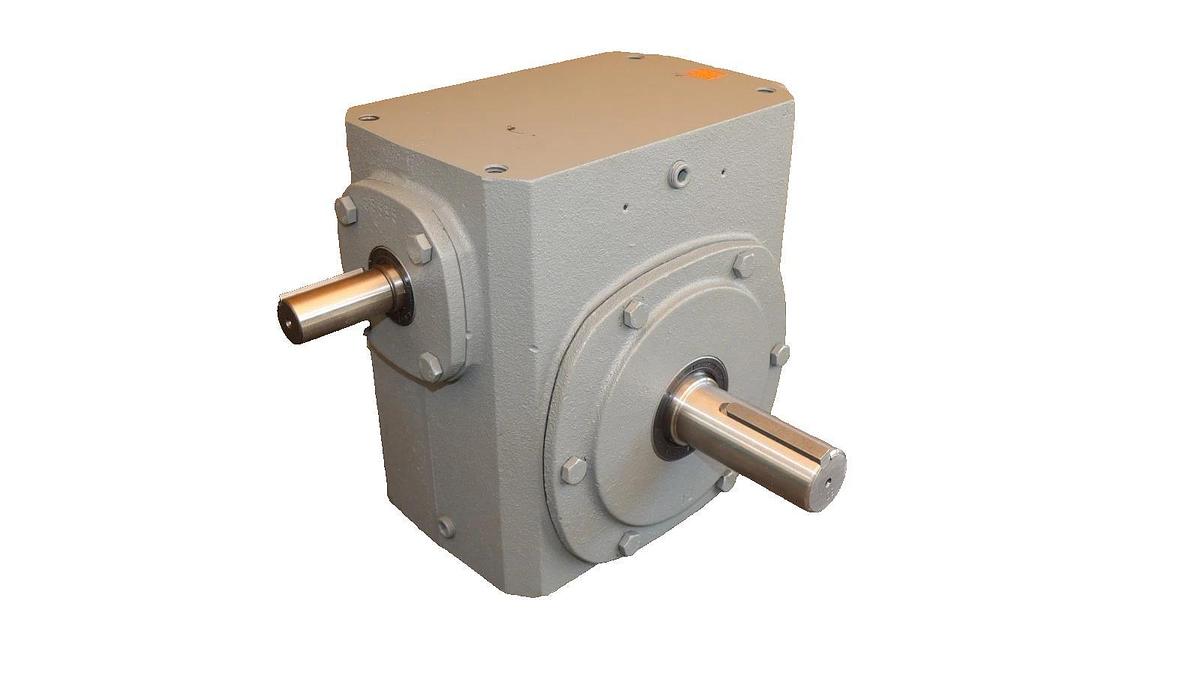 CLEVELAND GEAR BOX SPEED REDUCER M3211AAH30C-S TYPE IC RATIO 30:1 TYPE I (New)