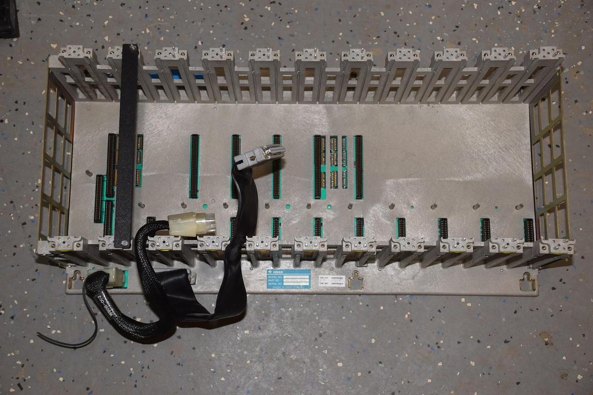 Used GOULD 984 SERIES AS-H827-209 AS-9536-000 PRIMARY HOUSING 11 SLOT RACK