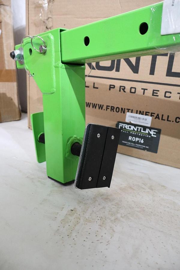 (NEW) FRONTLINE R0P16 , ROP16 Fall Protection Parapet Adjustable Up to 15"