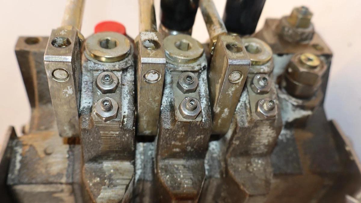 Used Altec 3 Hydraulic Valve 3 Spool Valve Block DB5195.800 8220 4009 8178