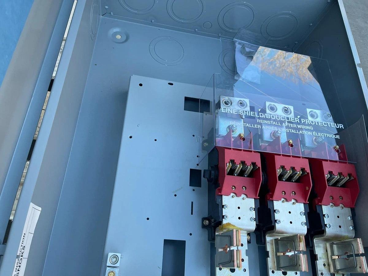 Eaton DH326NGK5 B 600 Amp 600A Heavy Duty Safety Switch 120/240v 4w Type 1 (NEW)