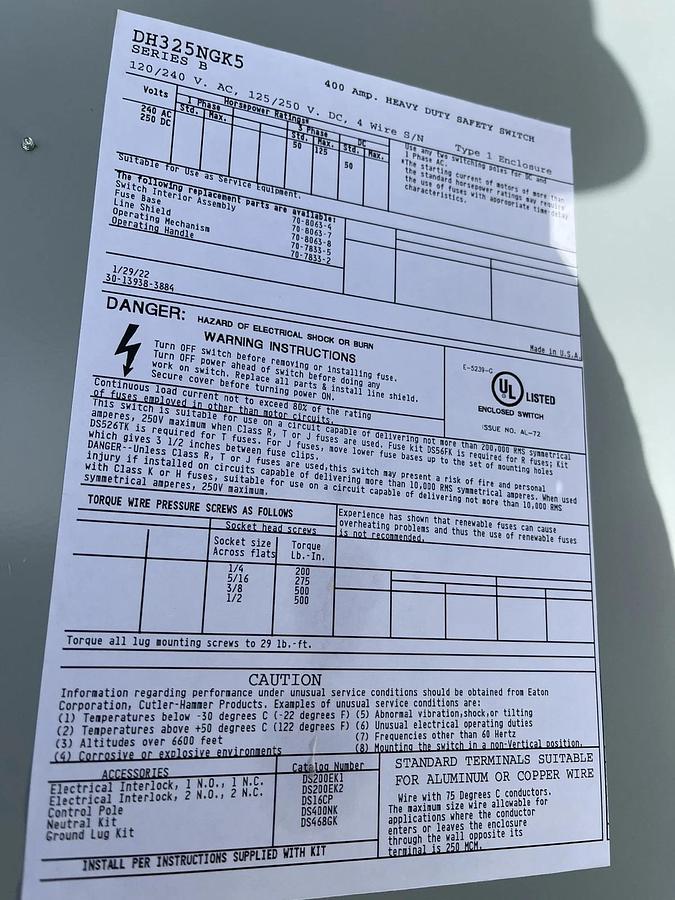 Eaton DH325NGK5 Heavy Duty, 4 wire Safety Switch Disconnect 400 Amp 240v Fusible