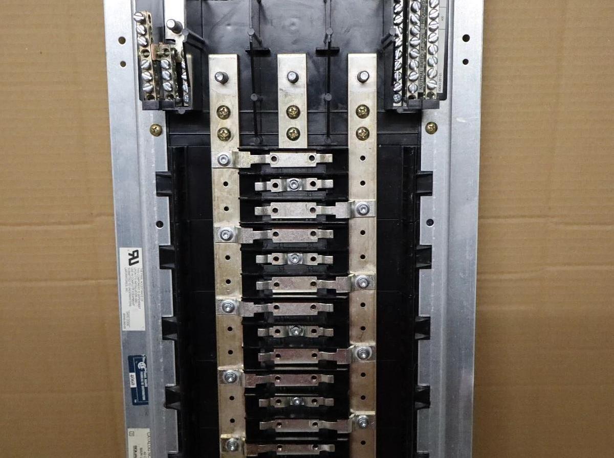 Used Square D 42 Circuit 225A Main Lug Panelboard Interior NQOM442L225CNLB 3ph