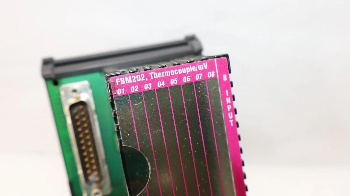 Used FOXBORO INVENSYS FBM202 P0916AC 0B RY0834 Thermocouple/MV 8pt 8 Input Module