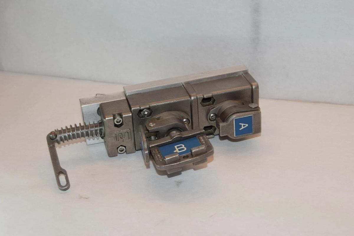 Used ALLEN BRADLET  DALE10 KEY EXCHANGE  Prosafe Guardmaster 150485 A B