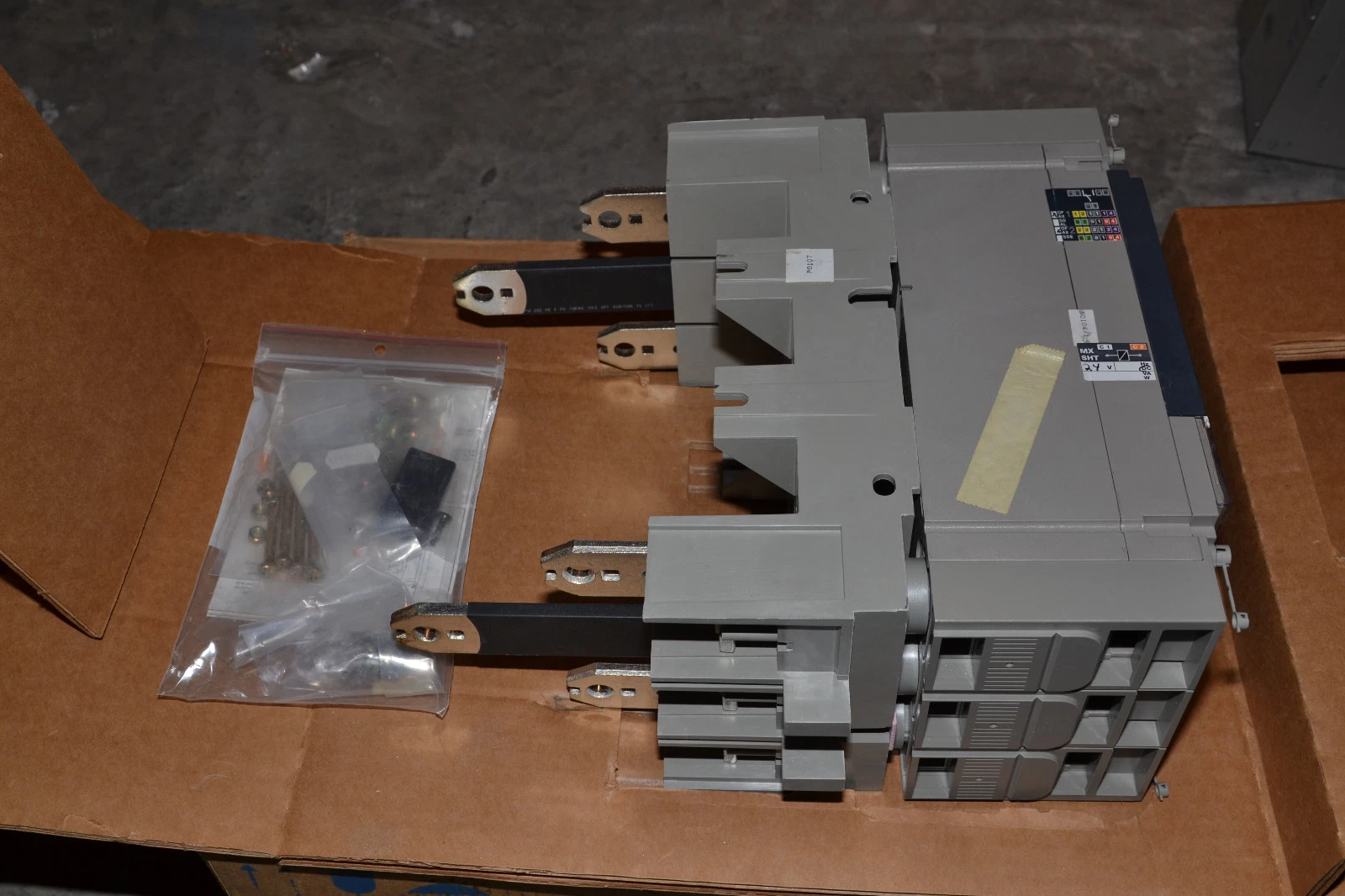 New MERLIN GERIN NJHN36000S60ABSO NSJ600a breaker 600 600A 600AMP 600 AMP