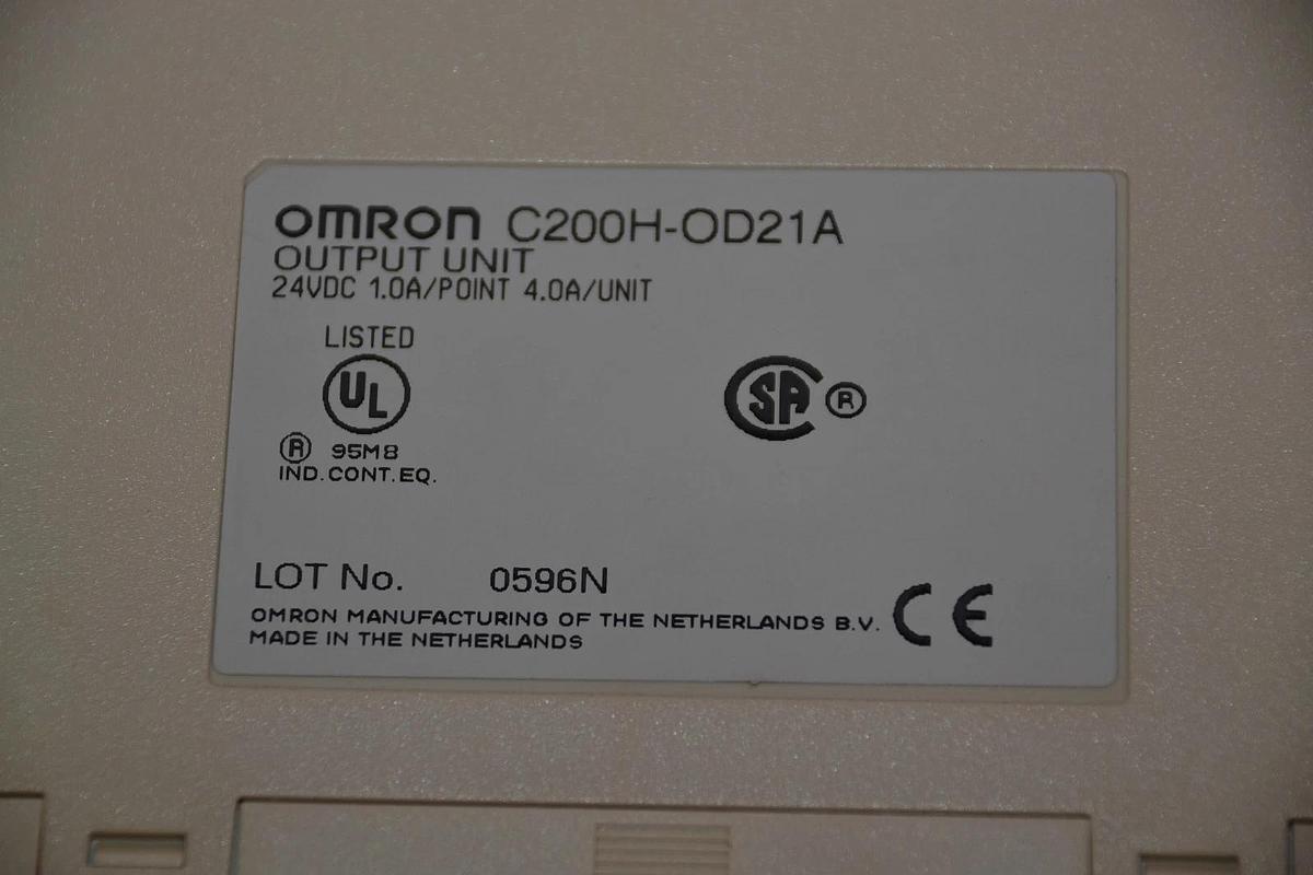 Used OMRON OUTPUT UNIT C200H-OD21A C200HOD21A C200H OD21A