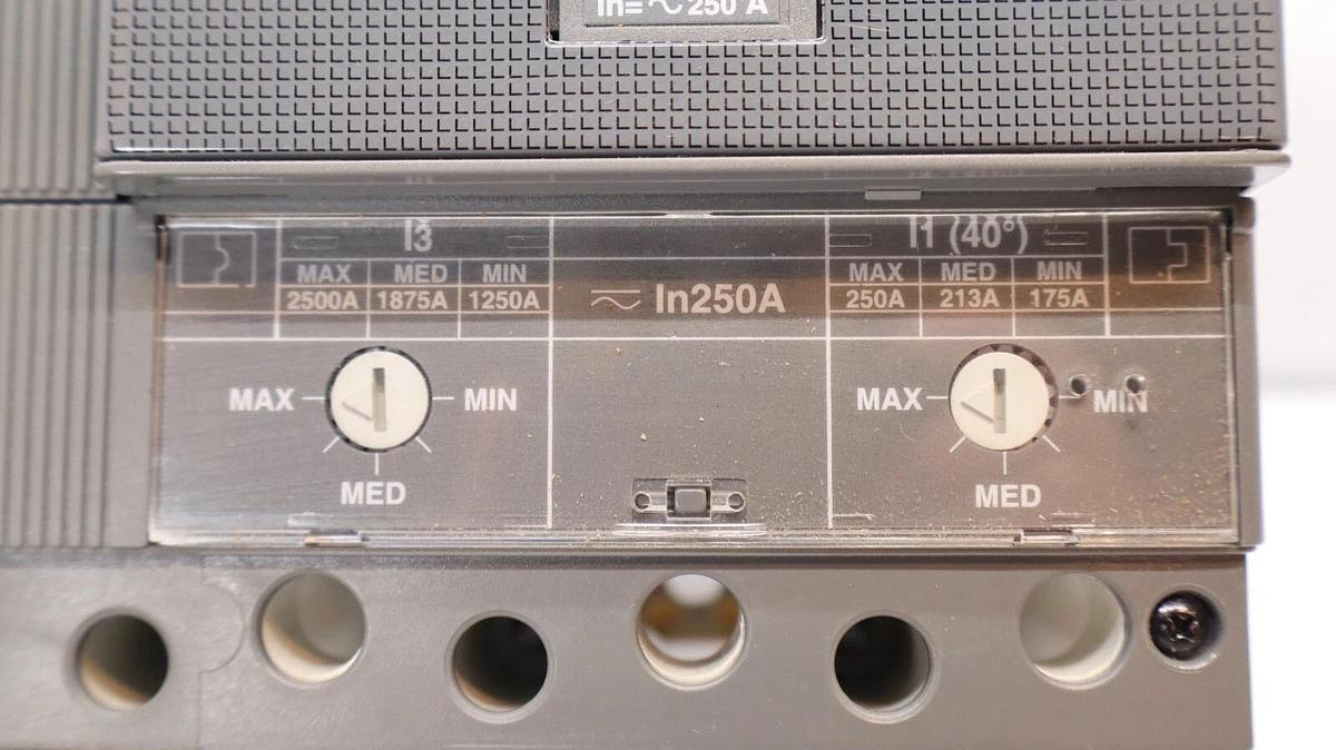 ABB T4NQ250TW-4 , T44P 250A 250 Amp SACE 4TN 250 Tmax Breaker (NEW)