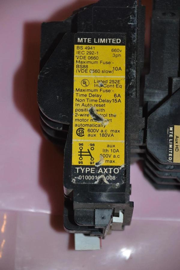 Used MTE CONTACTOR AXCR 0410 AXCR0410 AXCR-0410 110V 60 HZ AC-3 BS 4941 AXTO
