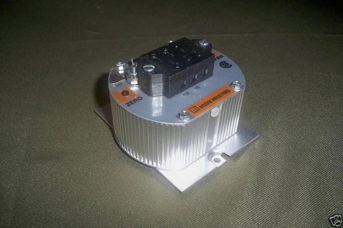 Used Moore MVX Millivolt Tran MVX/0-179V/4-20MA/12-42dc-atfl
