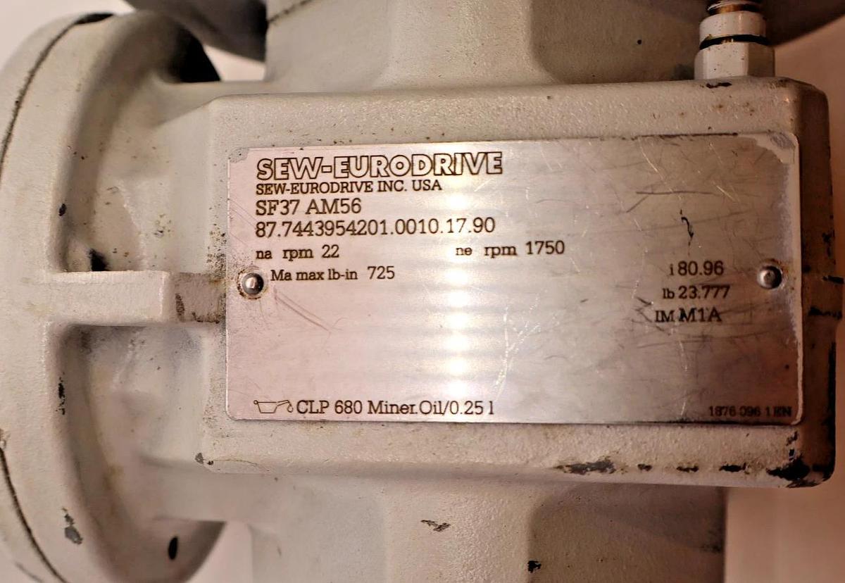SEW-EURODRIVE Gearbox Gear Reducer SF37 AM56 SF37AM56 1750rpm 80.96 (NOS)