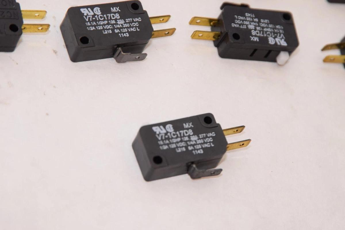 (NEW - Lot of 19) HONEYWELL V7-1C17D8 125-277V 15.1Amp Plunger Snap Switch