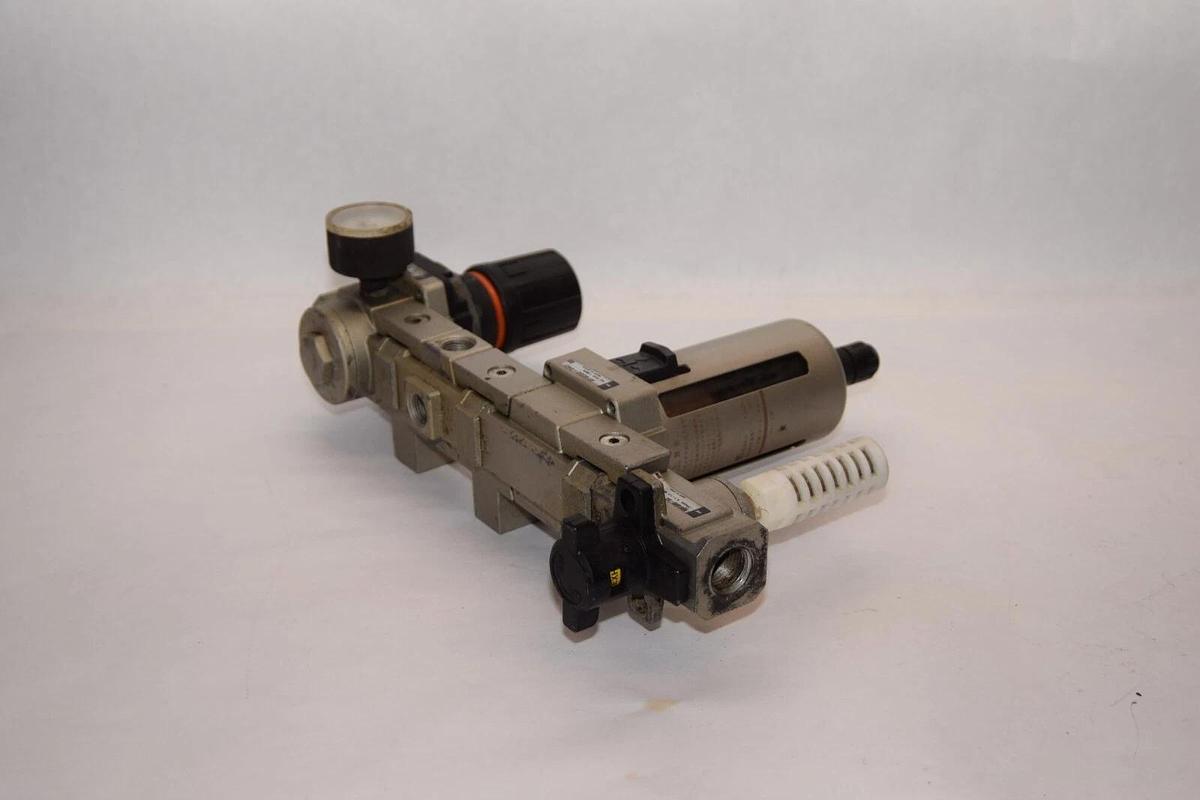 Used SMC AR4050-04G , AF4000-04D , VHS4500-04 Regulator W/ Filter & Gauge Assembly