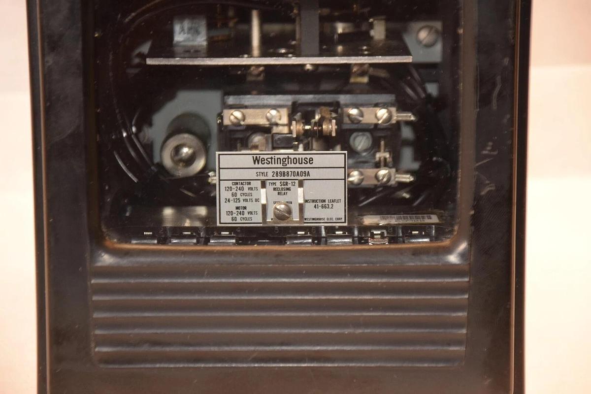 Used WESTINGHOUSE 289B870A09A 120-24V 60Cy Type SGR-12 Reclosing Relay