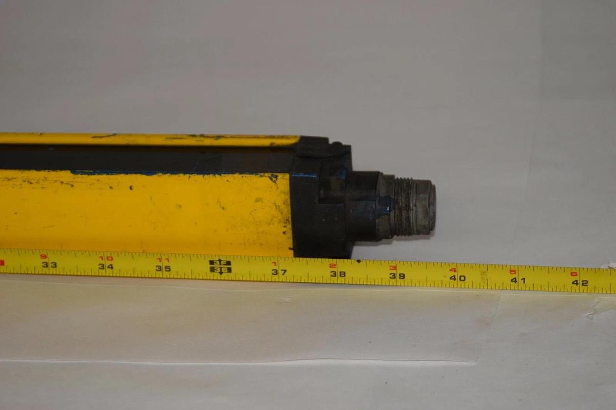 Used SICK Safety Light Curtain C40E-0903AN310 C4000 Range 0-6m C40E0903AN310