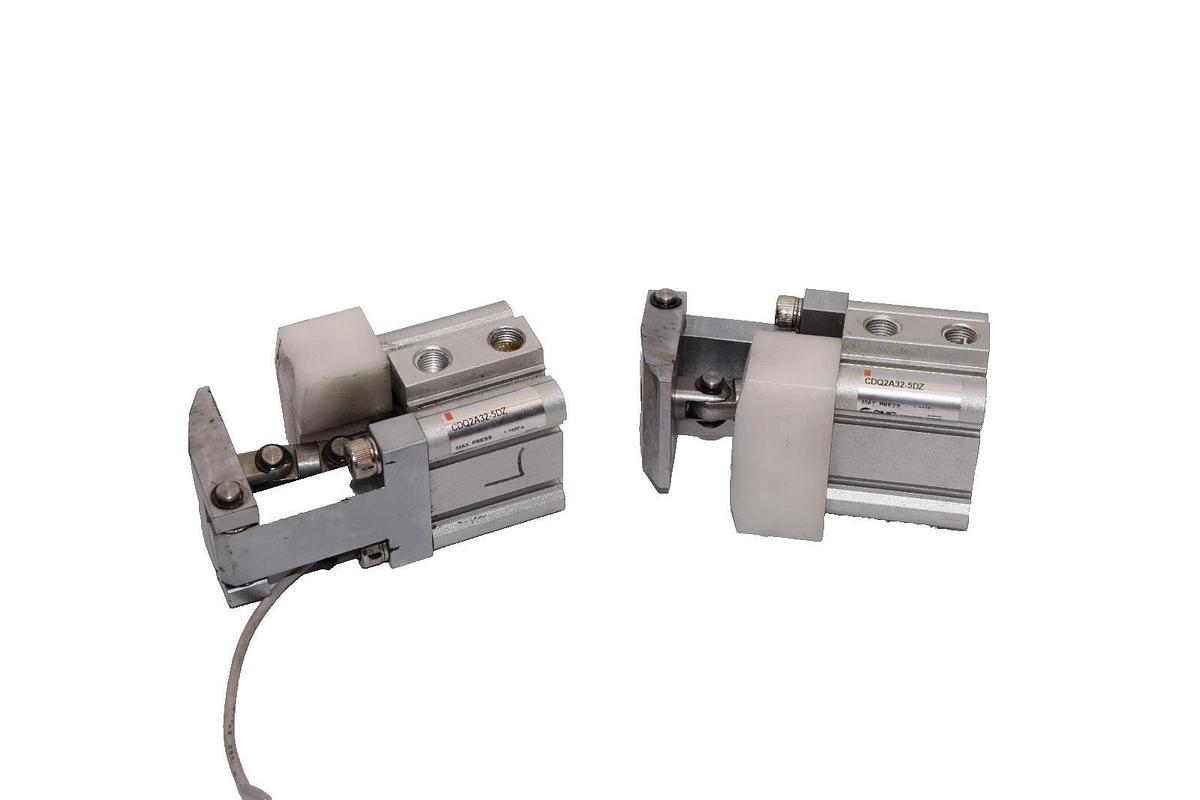 Used SMC CDQ2A32-5DZ , CDQ2A325DZ Pneumatic Cylinder - Lot of 2